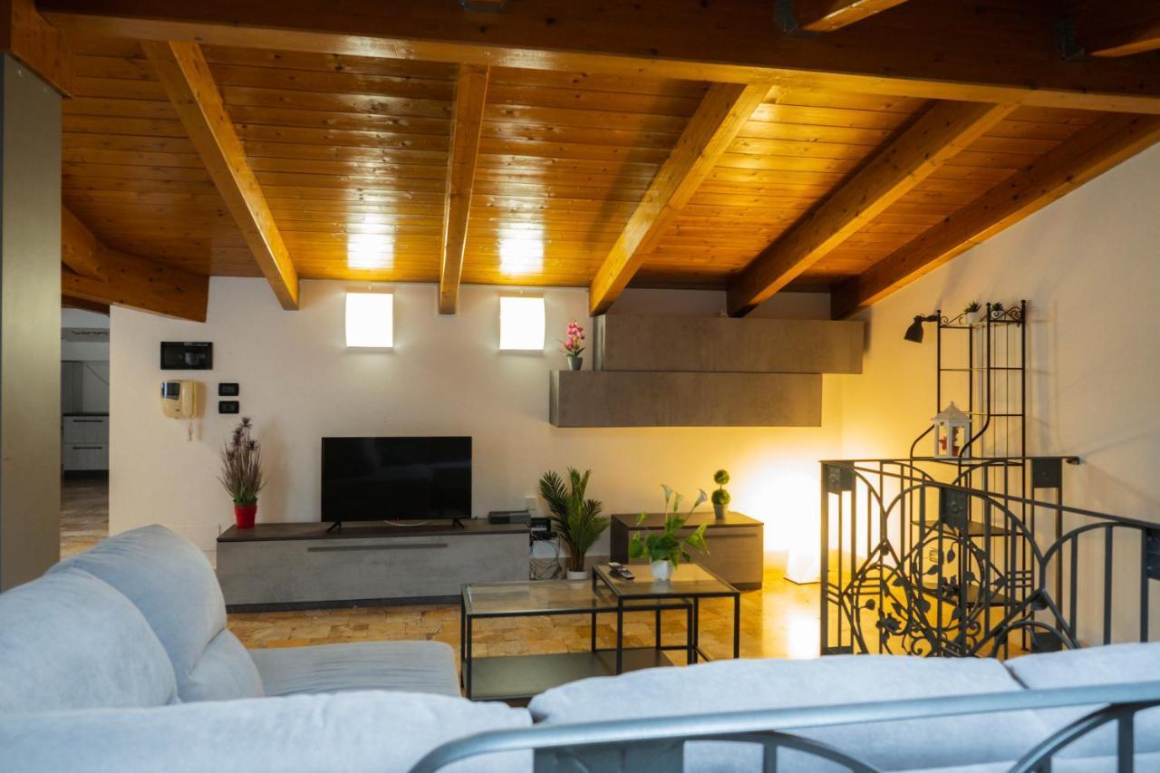 B&B Palazzo Storico Di Nicola เปสการา ภายนอก รูปภาพ